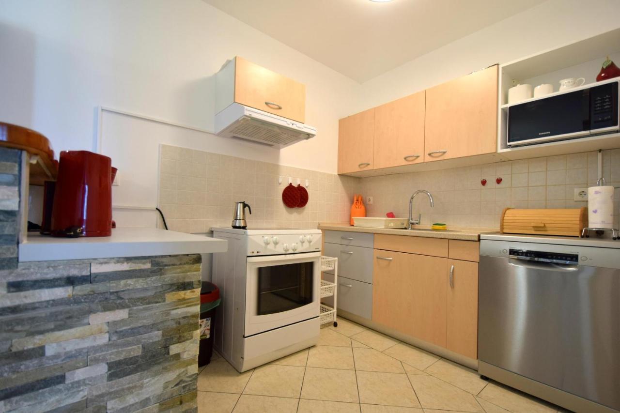Apartment Lucy Малинска Екстериор снимка