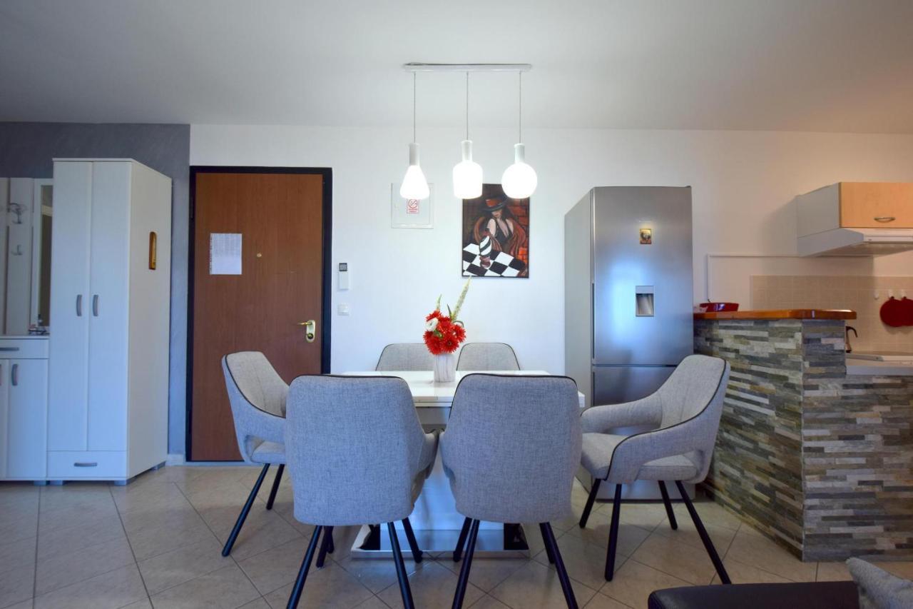 Apartment Lucy Малинска Екстериор снимка