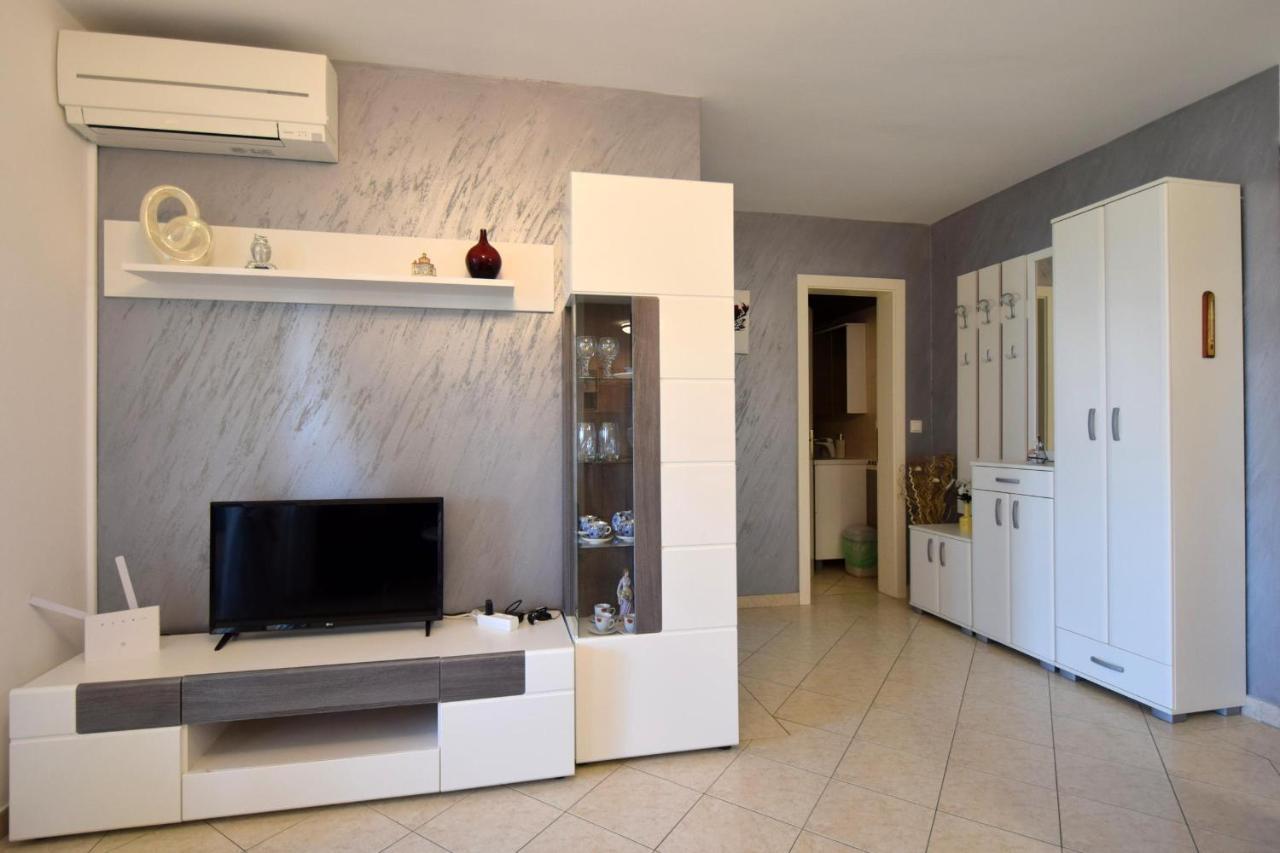 Apartment Lucy Малинска Екстериор снимка