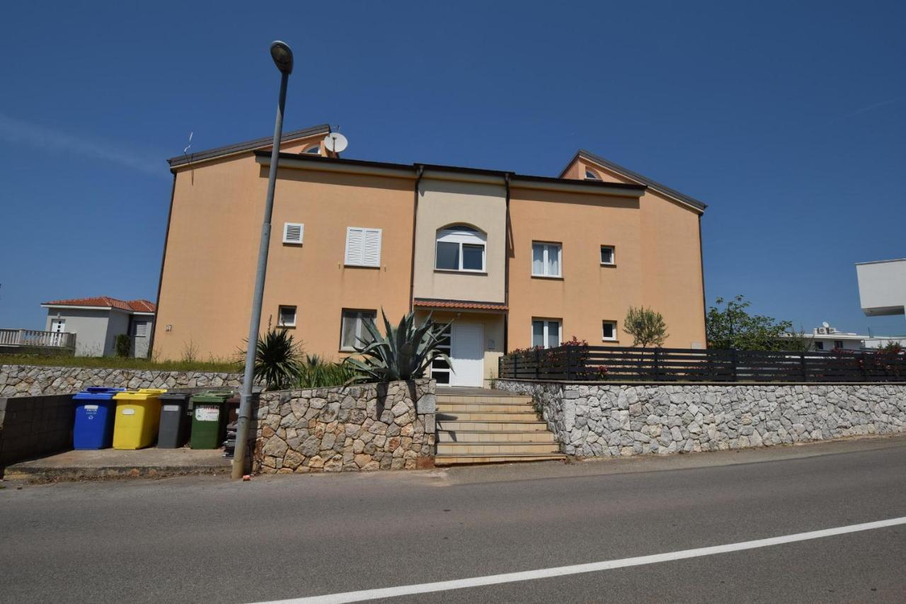 Apartment Lucy Малинска Екстериор снимка