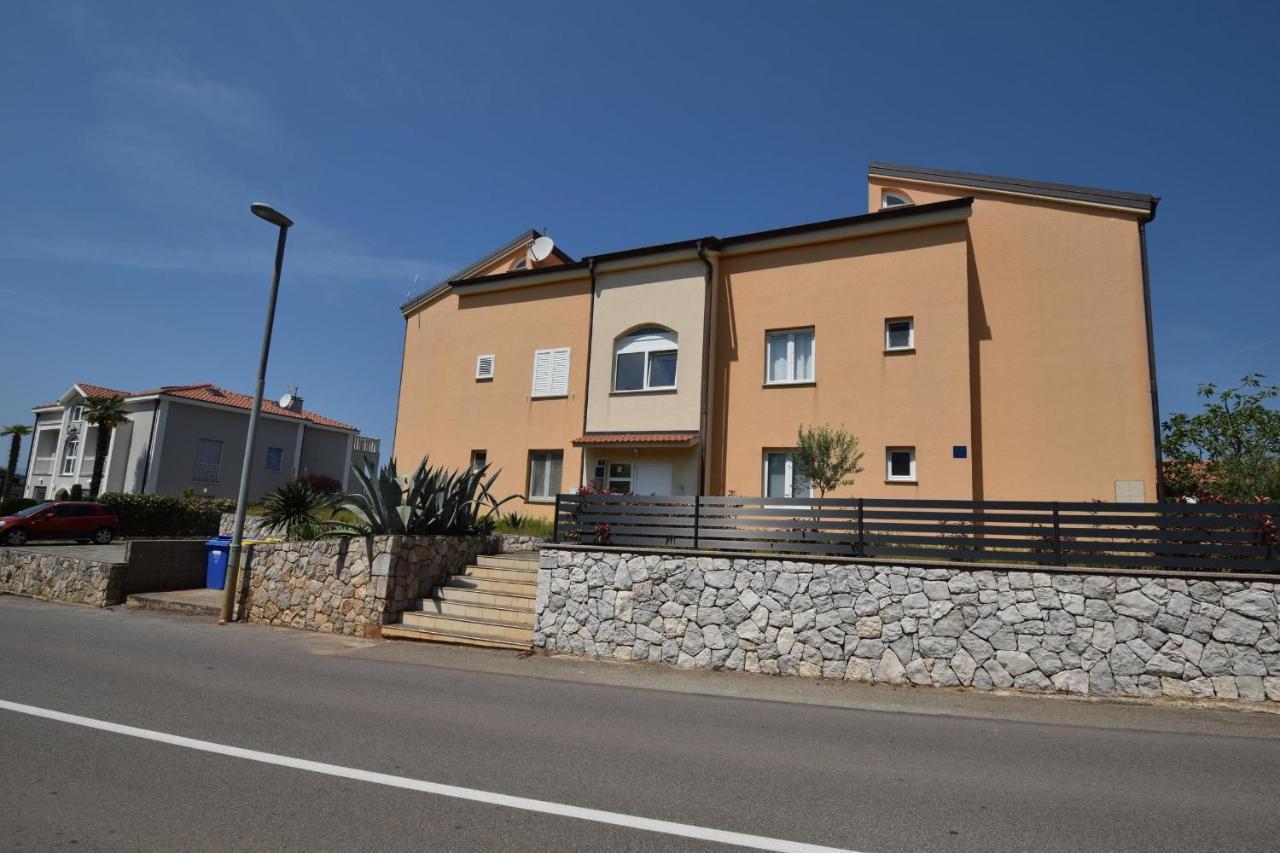 Apartment Lucy Малинска Екстериор снимка