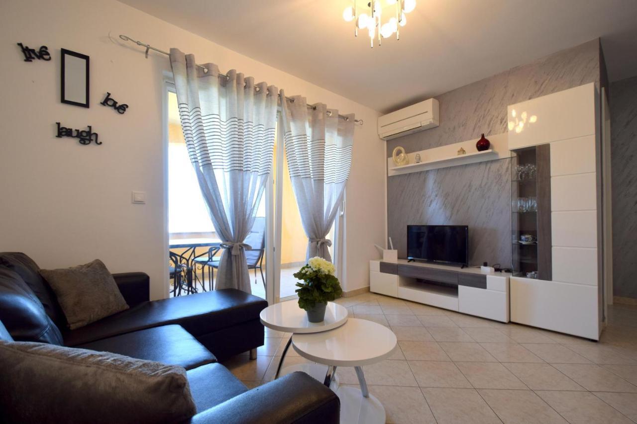Apartment Lucy Малинска Екстериор снимка